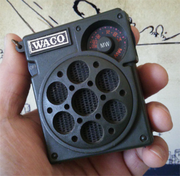 記憶の中のワンピース ポータブルラジオ ｗａｃｏ